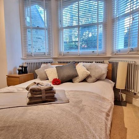 Action Packed Local 3Br 1 Mins Walk To Everything Lägenhet London Exteriör bild